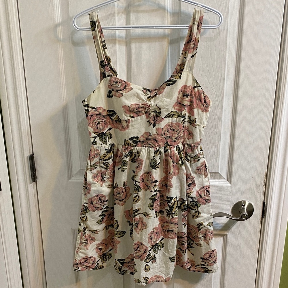 Pins & Needles Rose Floral Mini Dress Cut Out Tie Back Pockets Lined Medium Cute